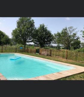 Saint-Priest-en-Murat Apartment | Maison d'amis