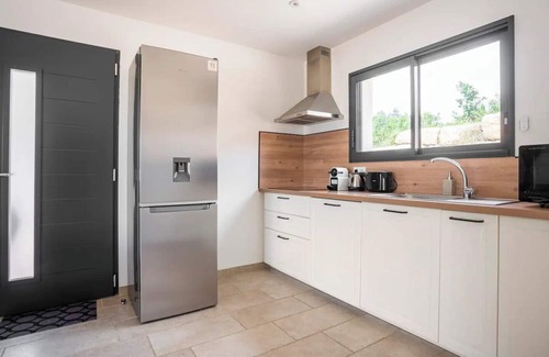 Saint-Martin-d'Ardeche House | Maison del Rubio,4 Personnes Avec Piscine Commune a Deux Logements
