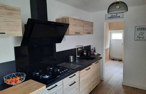 Saint-Michel-en-l'Herm House | Maison de Village 90 m² Saint Michel en L'herm, 10 Minutes de L'océan