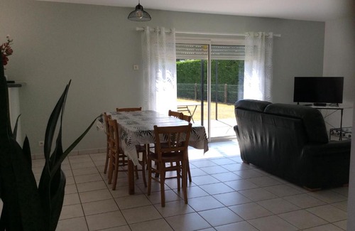 Saint-Julien-l'Ars House | maison d'hôtes
