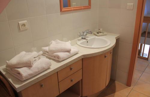 Hunawihr Bed & Breakfast | Maison d'Hôtes Sainte Hune Chambres et appartements
