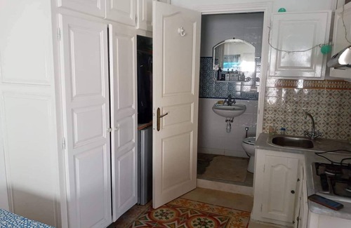 Borj Erras House | Maison d'hôte Albatros Guest room with private bathroom and sea view