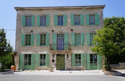Barjac Bed & Breakfast | MAISON D'HOTES LA GOURGUILLE