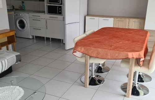 Le Bernard House | Maison de 1 Chambre Pour 2 Personnes