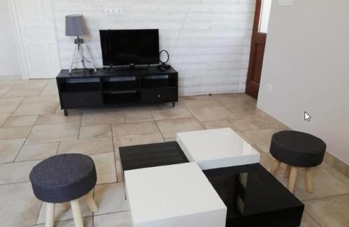 Marcollin House | Maison de 100m2 au cœur d'une pension équestre Les Sabots de Nina