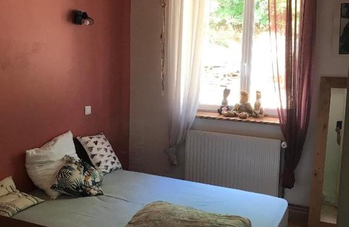 Chazelles-sur-Lavieu Apartment | Maison de campagne calme et sérénité