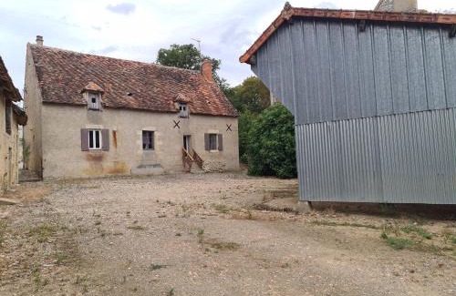 Verneuil-sur-Igneraie House | Maison de campagne en Berry, proche de La Châtre et George Sand, cour, jardin privé, tout inclus - FR-1-591-368