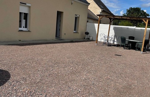 Chartrene House | Maison de Campagne le Gault à 5 km du Golf de Bauge, 35 km de Saumur ET Angers