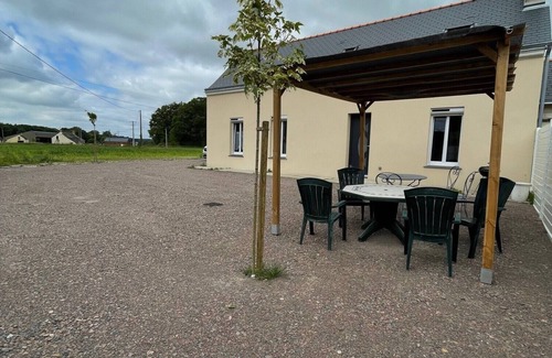 Chartrene House | Maison de Campagne le Gault à 5 km du Golf de Bauge, 35 km de Saumur ET Angers