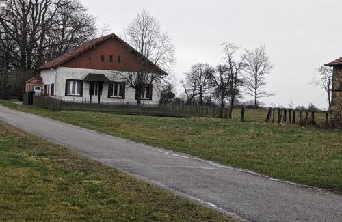 Montmotier House | Maison de campagne 6 pers avec chemins de randonnée et station thermale à proximité - FR-1-589-631