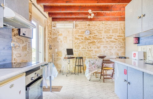 Cavignac House | Maison de campagne avec grand jardin et terrasse parking prive ferme