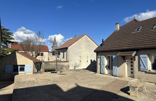 Chaignay House | Maison de Campagne Avec Piscine à 15 Minutes de Dijon, Idéal Pour les Familles