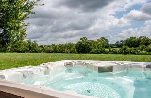 Grosbreuil House | Maison de campagne avec jacuzzi