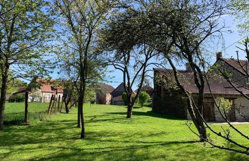Betete House | Maison de Campagne Avec Grand Jardin