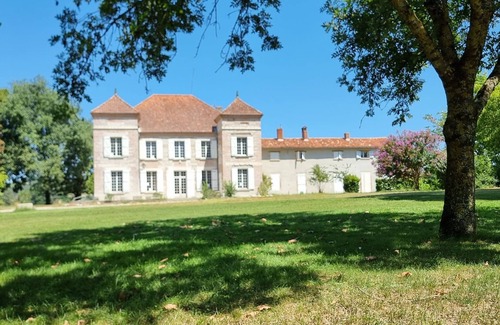 Valence House | Maison de Campagne Avec Accès et Jardin Indépendants. Agréable et Confortable