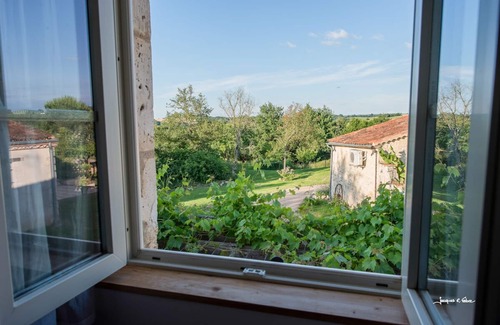 Fauch House | Maison de Campagne en Pierre Blanche un Véritable Havre de Paix et de Quiétude
