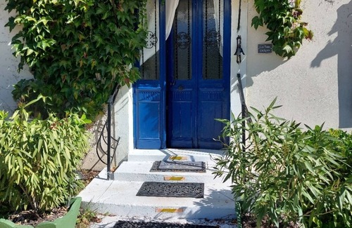 Touzac House | Maison de Campagne Exclusive Avec Piscine, Nichée Dans les Vignobles du Malbec