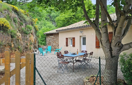 Issamoulenc House | Maison de Campagne au Coeur du Parc Naturel Regional des Monts D'ardeche