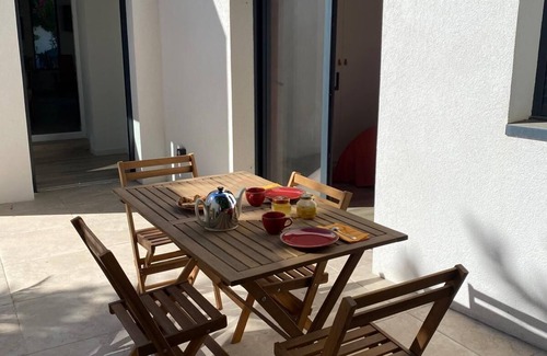 8th Arrondissement House | Maison de Charme 2 Chambres Pointe Rouge