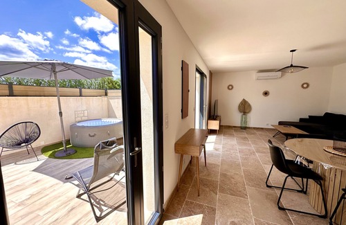 Molleges House | Maison de Charme Avec Jacuzzi