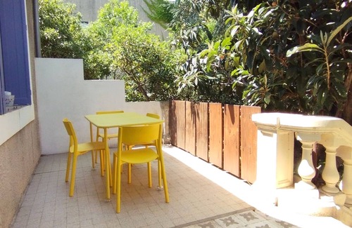 Montolivet House | Maison de Famille, Écrin de Verdure en Plein Marseille