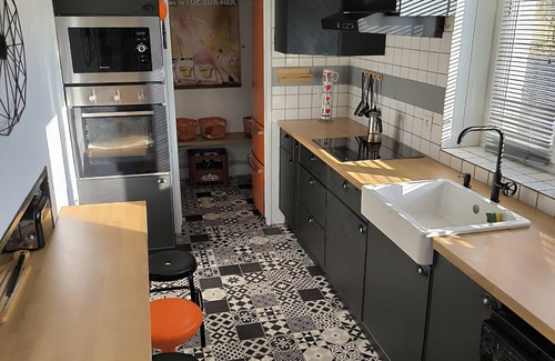 Bretteville-l'Orgueilleuse House | Maison de Famille , 3 Chambres, Jardin Avec Jaccuzzi Proche Plages Dday