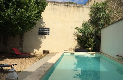 Aigues-Vives House | Maison de Famille de 1800 au Centre d 'un Village