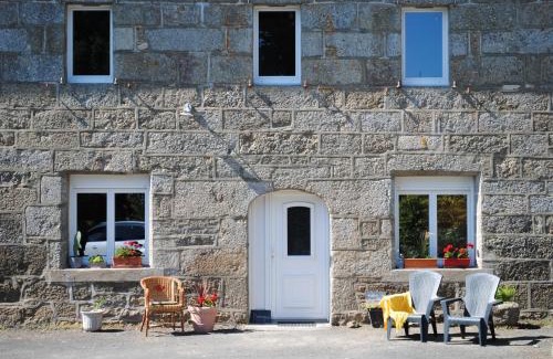 Mael-Pestivien House | Maison De Famille