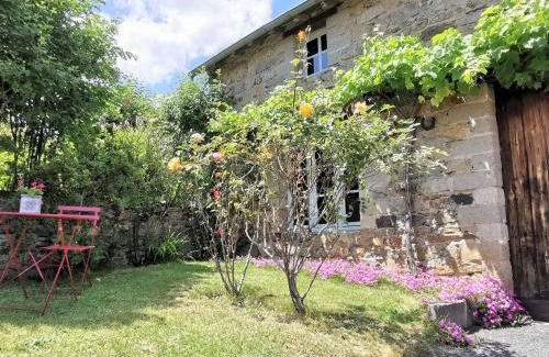 Saint-Just-pres-Brioude House | Maison de caractère avec jardin, idéale famille, près de Brioude, prox. baignade et ski - FR-1-582-314