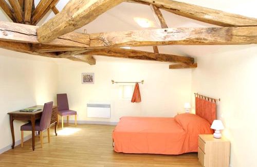 Saint-Vincent-la-Chatre House | Maison de charme à Saint-Vincent-la-Châtre avec piscine partagée