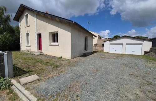 Mouchamps Villa | Maison de Gare, 8 personnes, 20 min PUY du F
