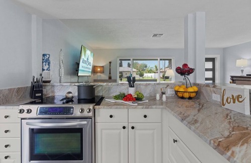 Fort Myers House | Maison de la Mer - Cape Coral Vacation Rental, Water front with direct access