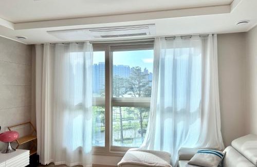 Yeonsu-gu Apartment | maison de Lune