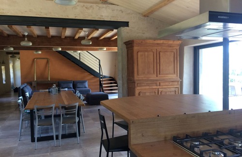 Sepvret House | Maison de Luxe Indépendante Dans une Aile du Logis, Terrasse Nature, Randonnées