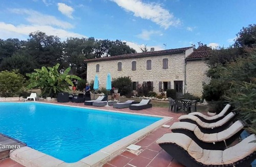 Vic-Fezensac Cottage | Maison de Maître 10min de Vic. Piscine Privée, Billard, Trampoline, Jeux Enfants