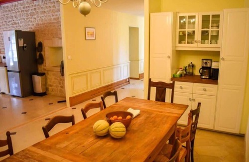 Vindelle House | Maison de Maître with swimming pool for 12 people near Angoulême