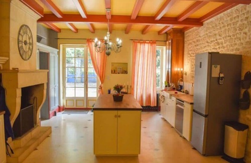 Vindelle House | Maison de Maître with swimming pool for 12 people near Angoulême