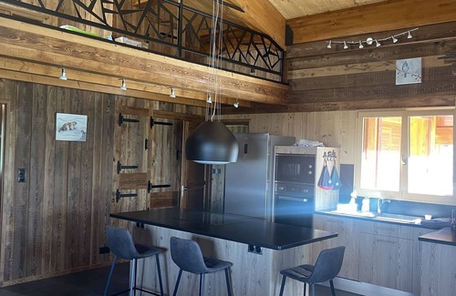 Egat House | Maison de Montagne Neuve 135 m2 Avec Salle de Jeu. Et Sauna