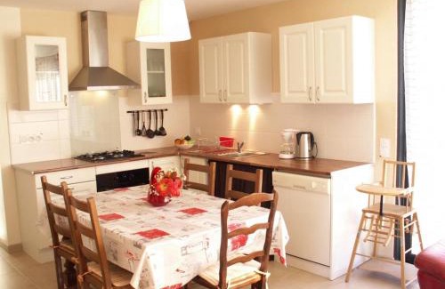 Saint-Paterne-Racan House | Maison de vacances avec piscine chauffée, spa, aire de jeux et jardin privatif en Touraine - FR-1-381-286