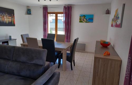 Claira House | Maison de vacances avec 4 chambres Clim et WiFi