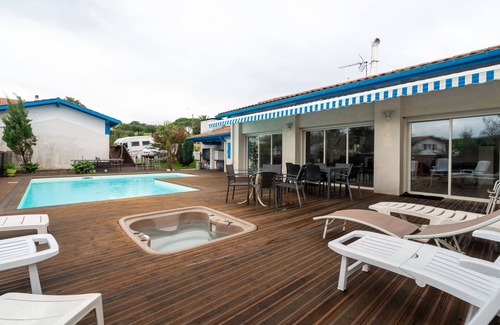 Bidart House | Maison de vacances avec piscine pour groupe