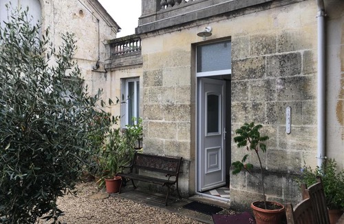 Castillon-la-Bataille Apartment | Maison de Vin