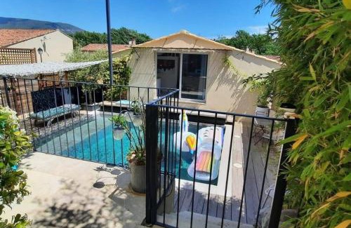 Villars House | Maison de village 4 étoiles avec piscine privee