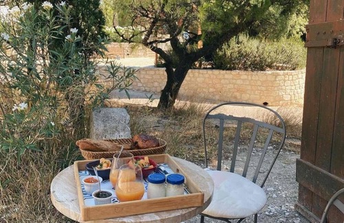 Les Angles House | Maison de Village Authentique, 3 Pièces, à 3km D'avignon