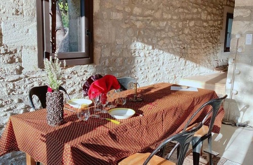 Les Angles House | Maison de Village Authentique, 3 Pièces, à 3km D'avignon