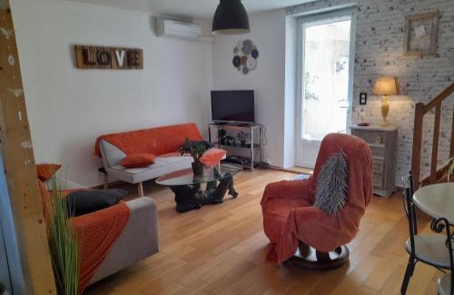 Septfonds House | Maison de village avec cour intérieure et terrasse