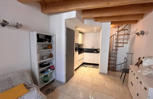 Adissan House | Maison de Village. Calme et Reposant,idéal Pour les Famille !