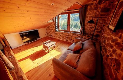 Beauvezer House | Maison de village de caractère, 10 pers