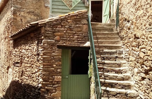 Cabrieres House | Maison de Village de 72 m² Avec Terrasse au Coeur de L'hérault
