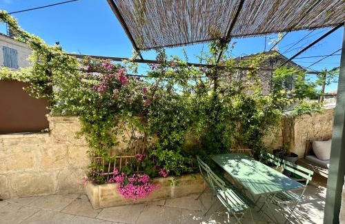 Fontvieille Apartment | Maison de village